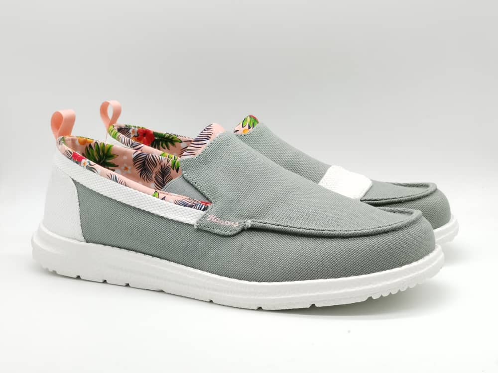 Women's Street Sweeper